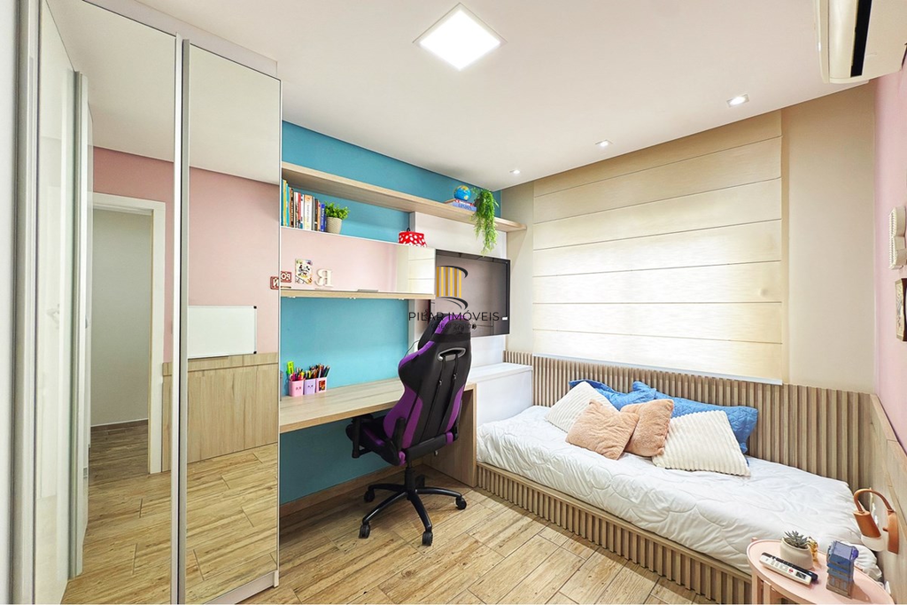 Casa 3 dormitórios no bairro Hípica