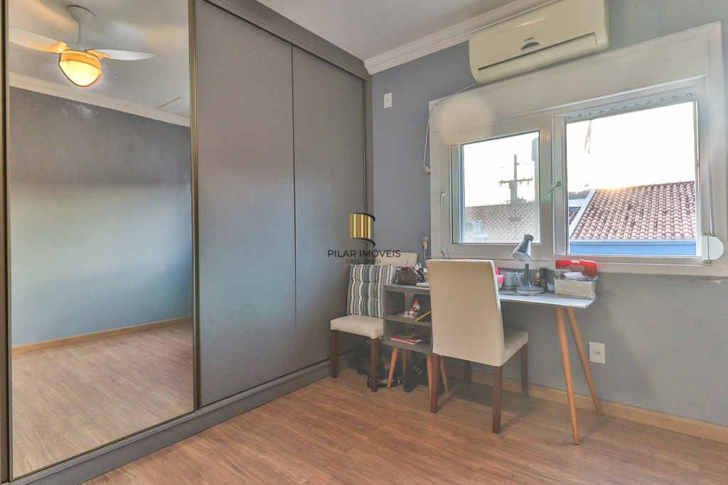 Casa 3 dormitórios no bairro Hípica