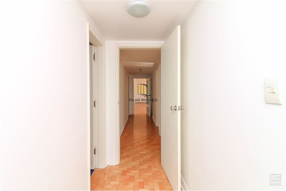 Apartamento 4 dormitórios no bairro Centro Histórico