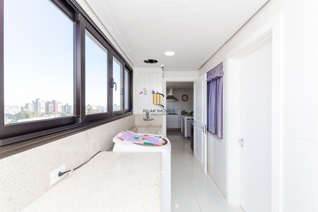 Apartamento 4 dormitórios no bairro Bela Vista
