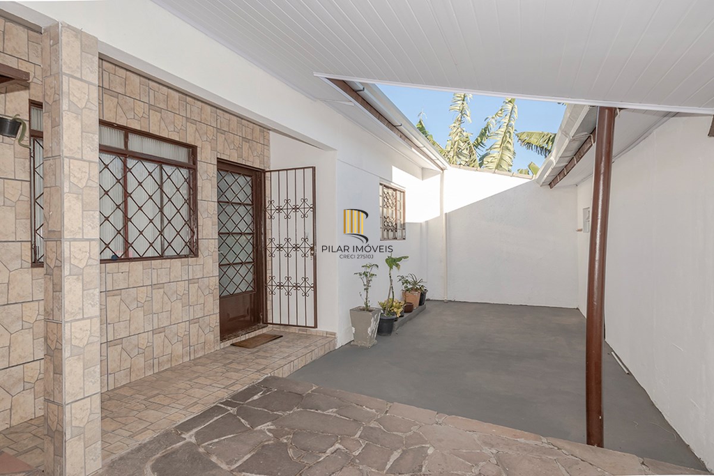 Casa 4 dormitórios no bairro Vila Nova