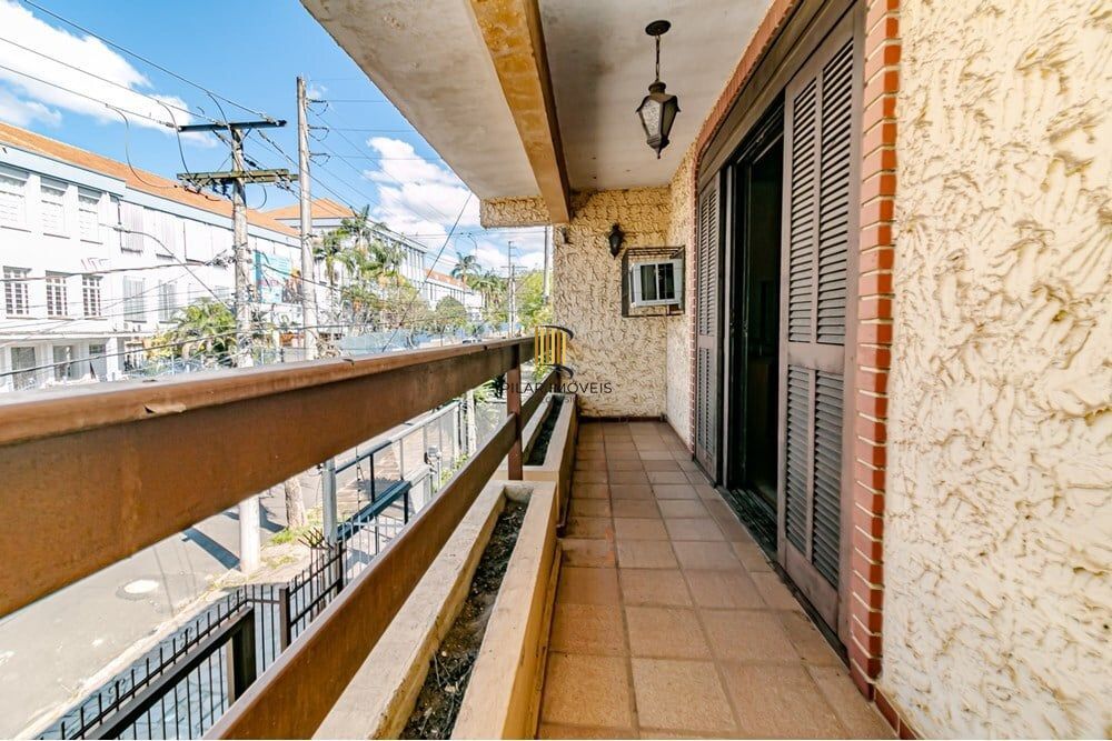 Casa 3 dormitórios no bairro Passo da Areia
