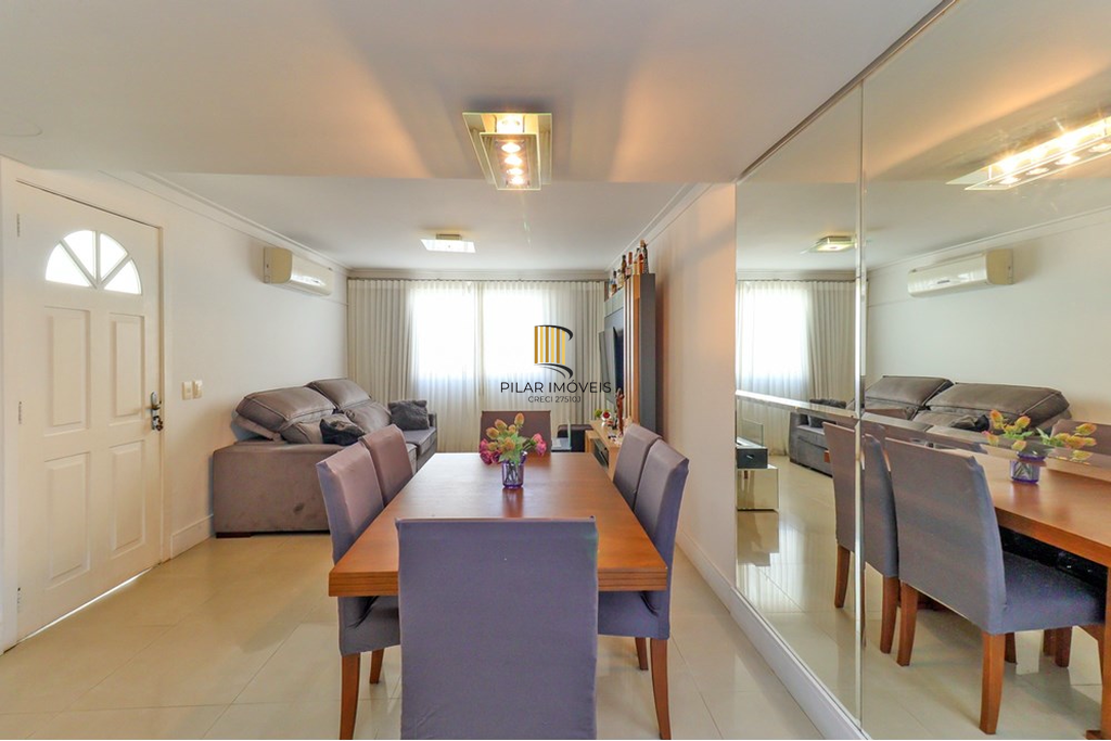 Casa de Condomínio 4 dormitórios no bairro Jardim Itu