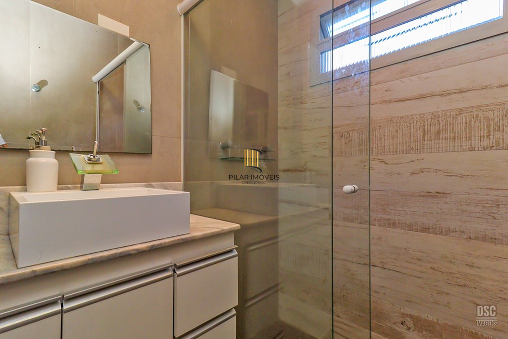 Casa 3 dormitórios no bairro Passo da Areia