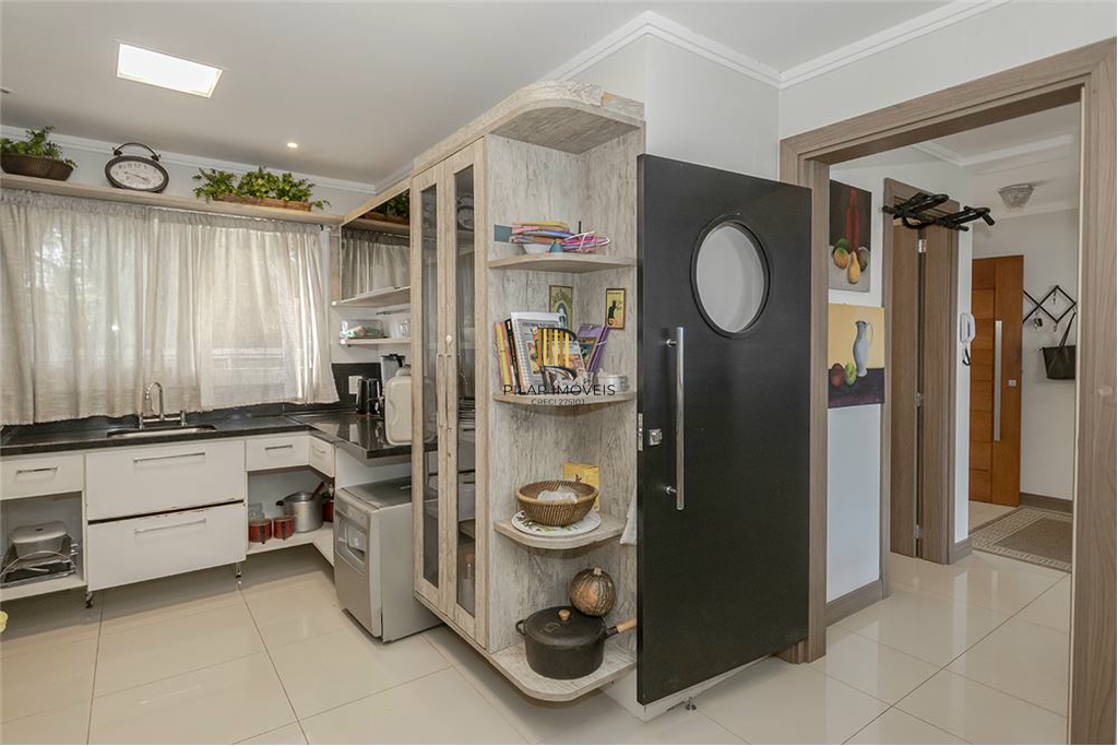 Casa 4 dormitórios no bairro Vila Assunção
