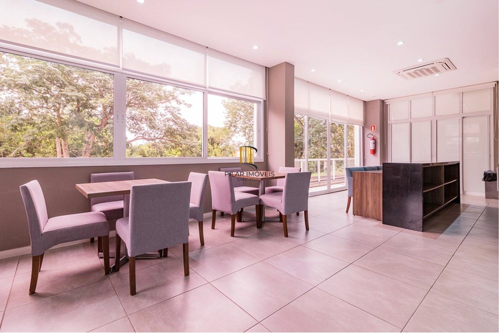 Apartamento 2 dormitórios no bairro Azenha