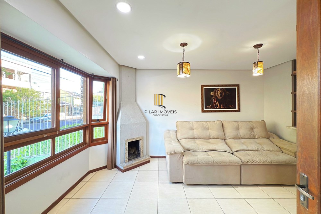 Casa 2 dormitórios no bairro Hípica