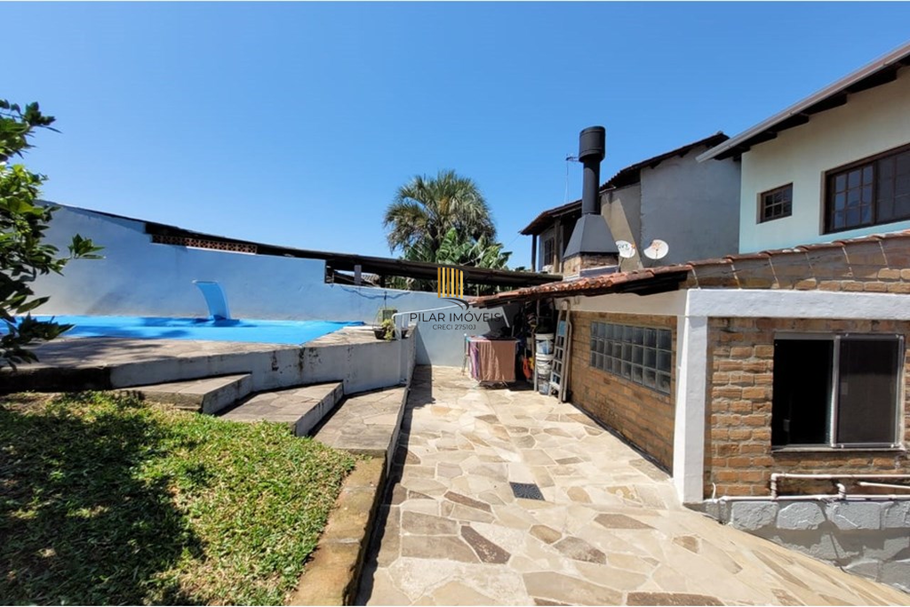 Casa 3 dormitórios no bairro Santa Isabel