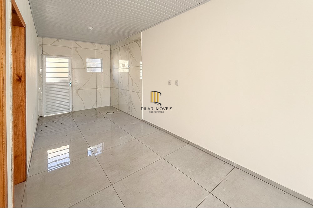 Casa 2 dormitórios no bairro Guajuviras