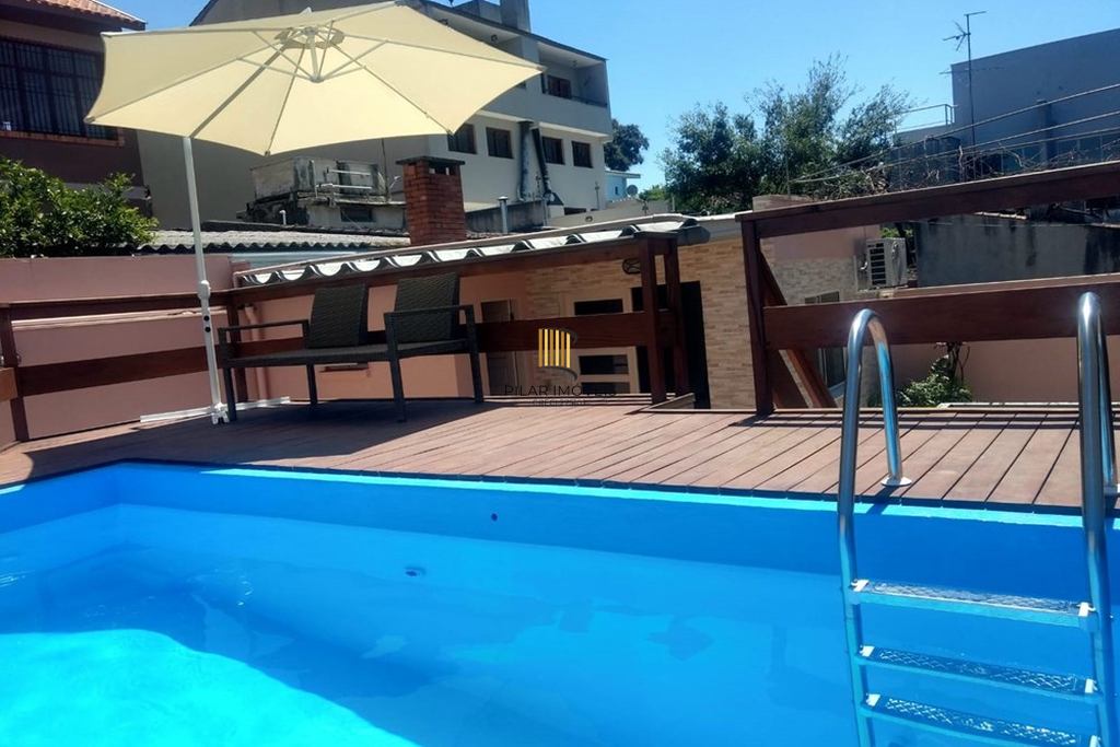 Casa 7 dormitórios no bairro Vila Ipiranga