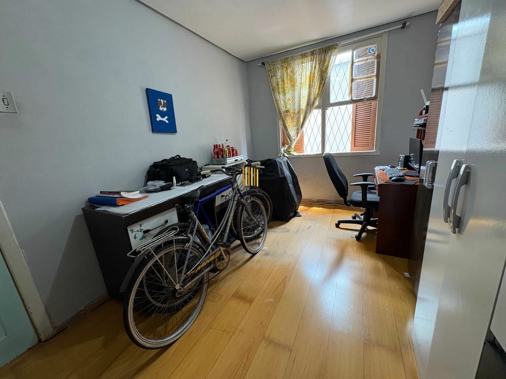 Apartamento 3 dormitórios no bairro Glória