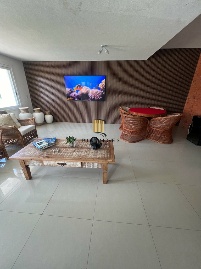 Casa 5 dormitórios no bairro Praia de Atlântida