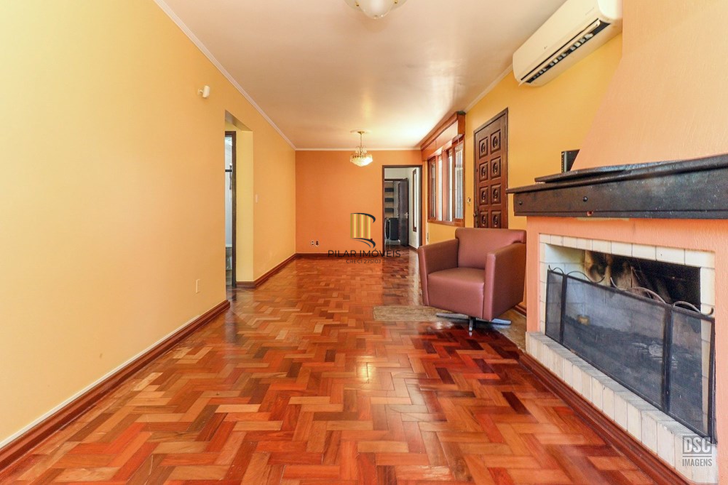 Casa 7 dormitórios no bairro Vila Ipiranga