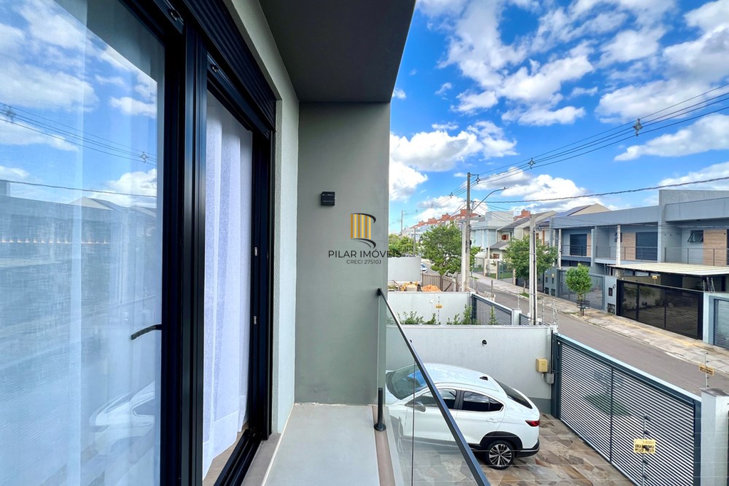 Casa 3 dormitórios no bairro Igara