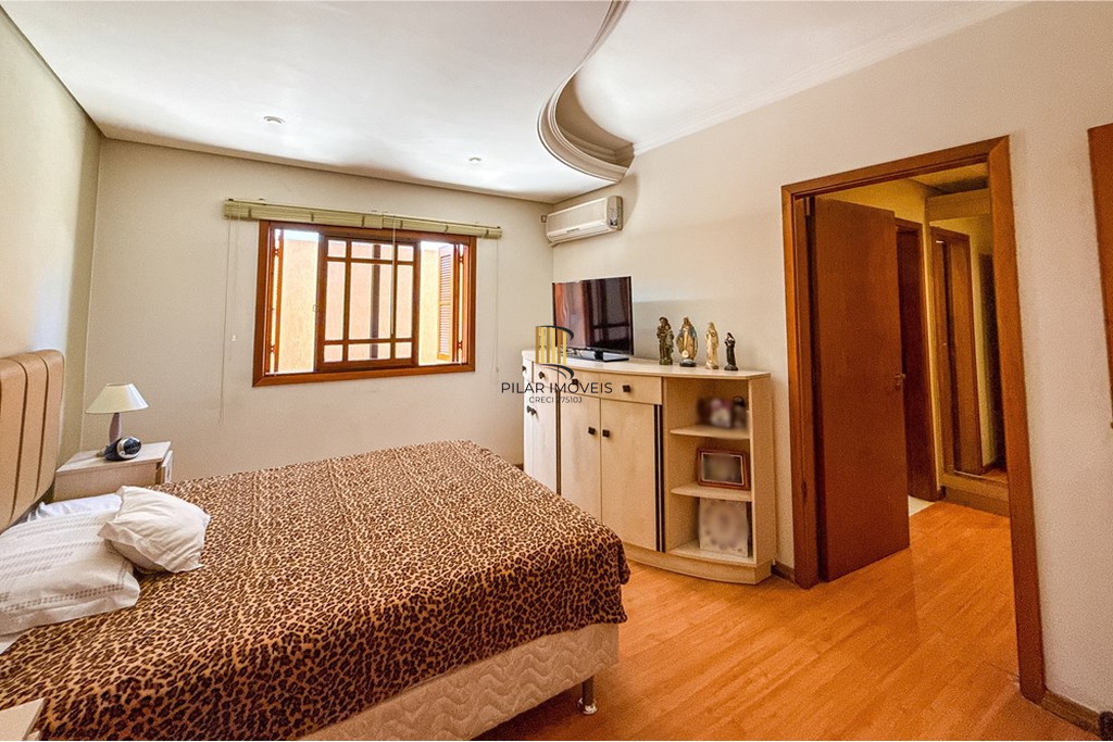 Casa 6 dormitórios no bairro Marechal Rondon