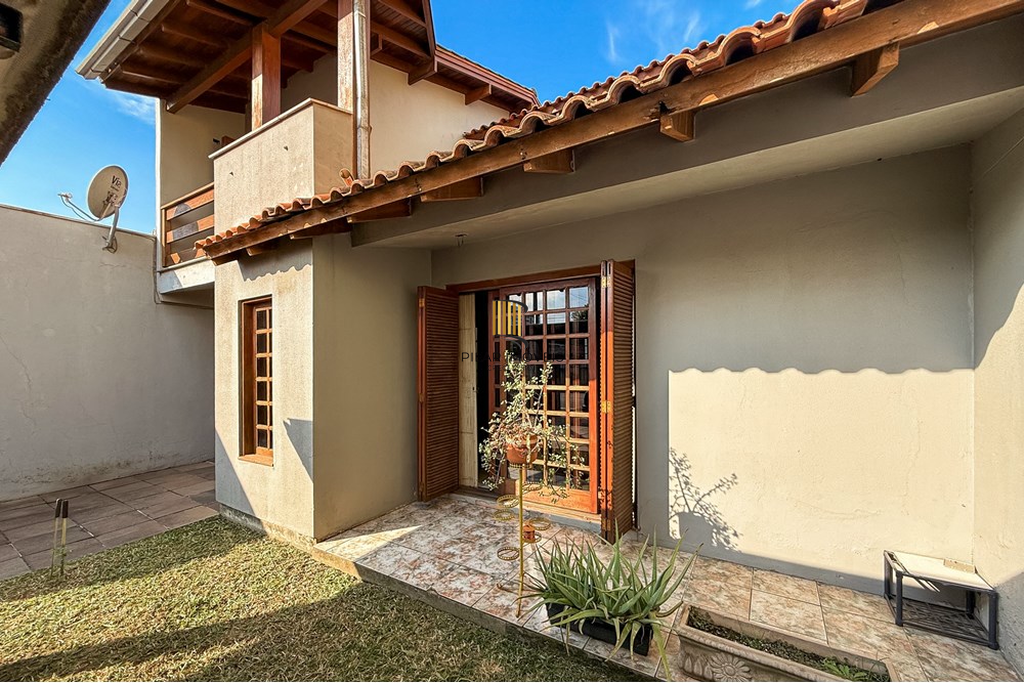 Casa 4 dormitórios no bairro Liberdade