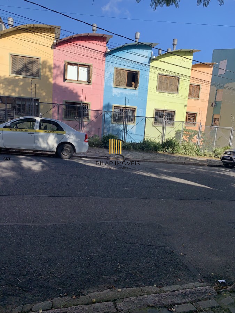 Casa 2 dormitórios no bairro Jardim do Salso