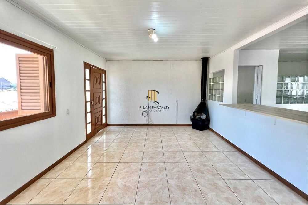 Casa 5 dormitórios no bairro Igara
