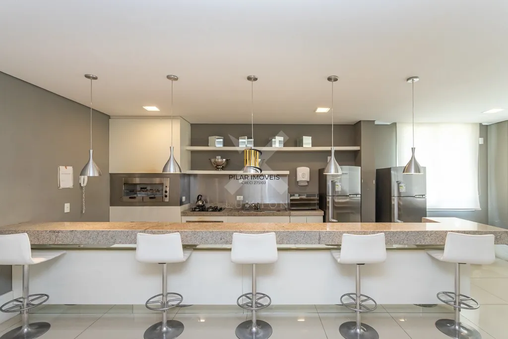 Apartamento 4 dormitórios no bairro Menino Deus