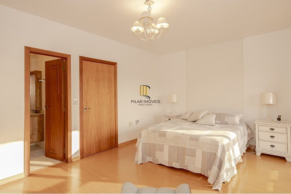 Casa 3 dormitórios no bairro Espírito Santo