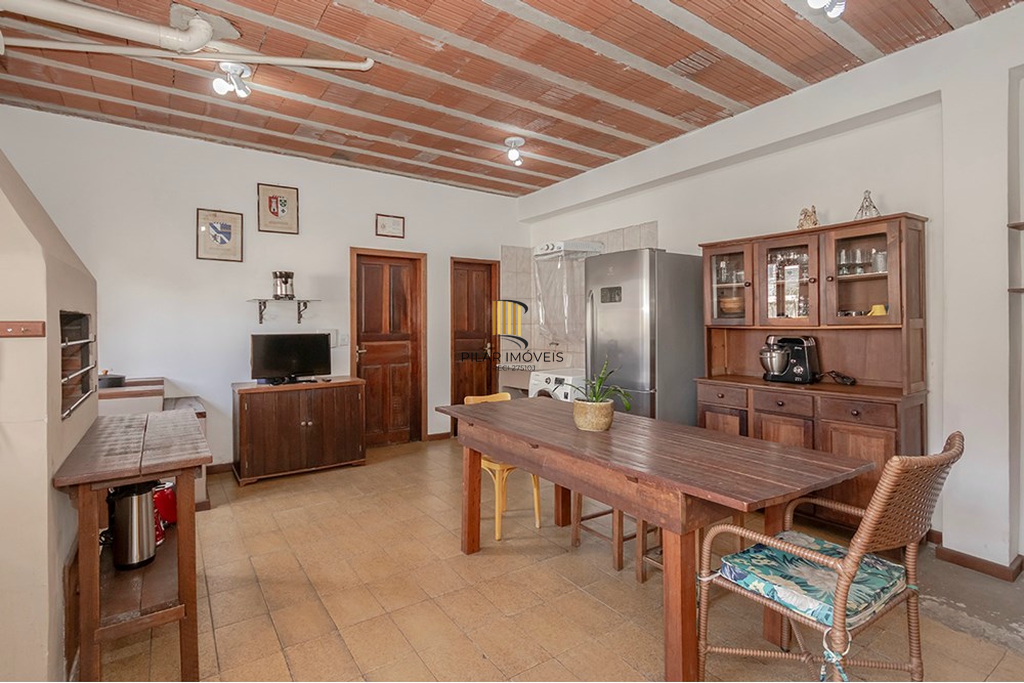 Casa 4 dormitórios no bairro Cavalhada