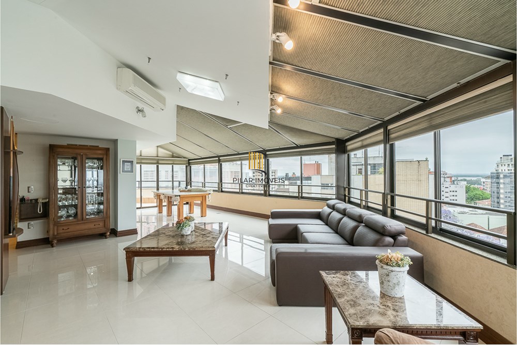 Cobertura 4 dormitórios no bairro Moinhos de Vento