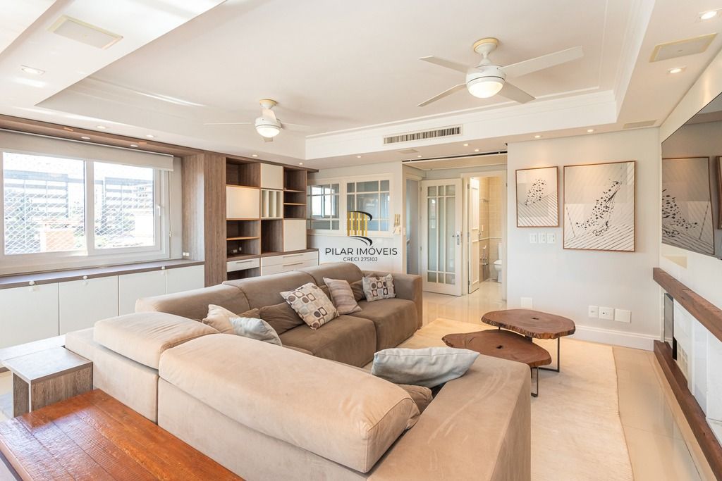 Cobertura 4 dormitórios no bairro Petrópolis