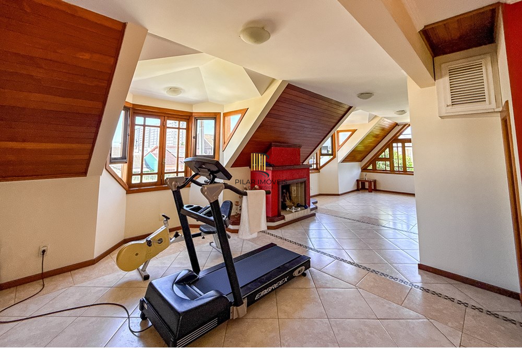 Casa 6 dormitórios no bairro Marechal Rondon