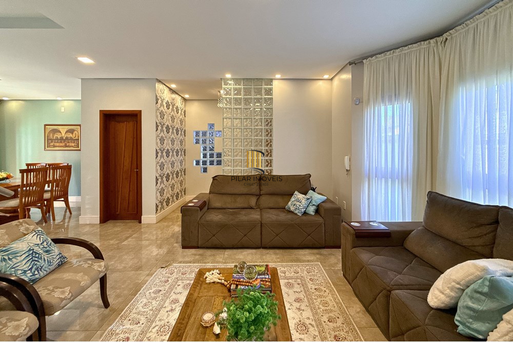Casa 4 dormitórios no bairro São José