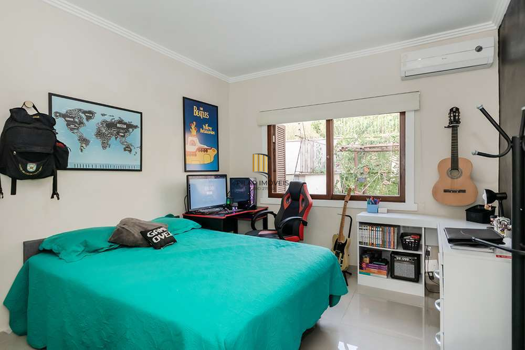 Casa 3 dormitórios no bairro Nonoai
