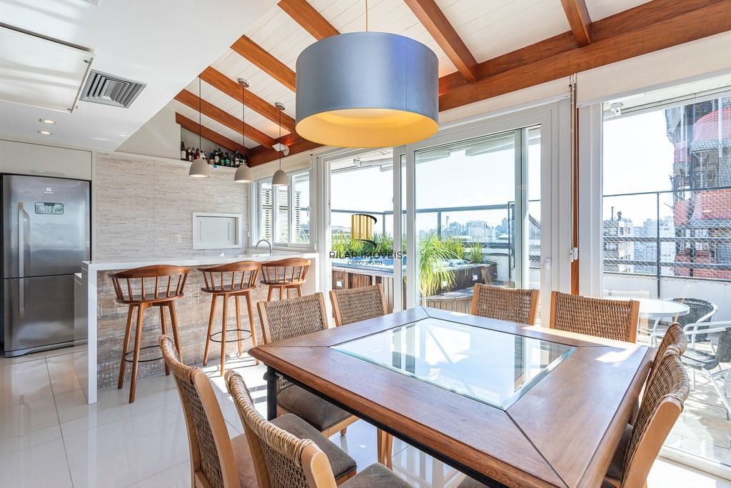 Cobertura 4 dormitórios no bairro Petrópolis