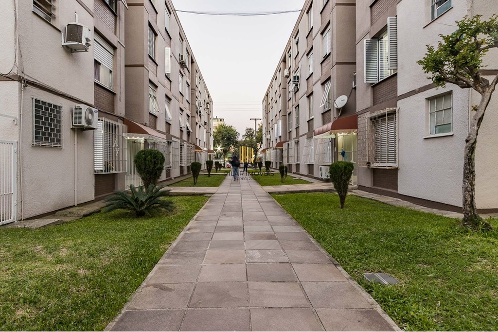 Apartamento 2 dormitórios no bairro Vila Ipiranga