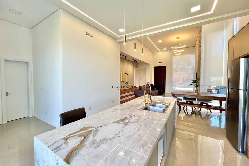 Casa de Condomínio 3 dormitórios no bairro Sanga Funda