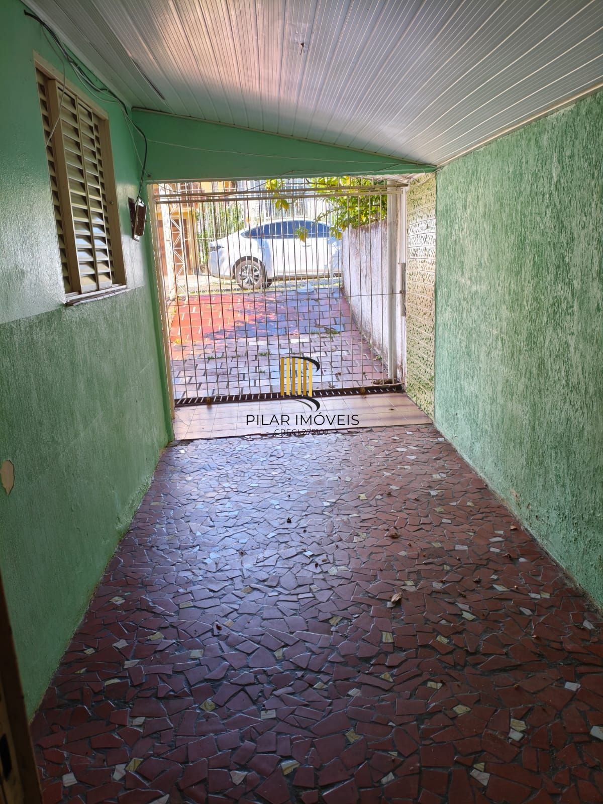 Casa com 80 m2 de área construída, 03 dorm, sala estar/jantar, cozinha, pátio