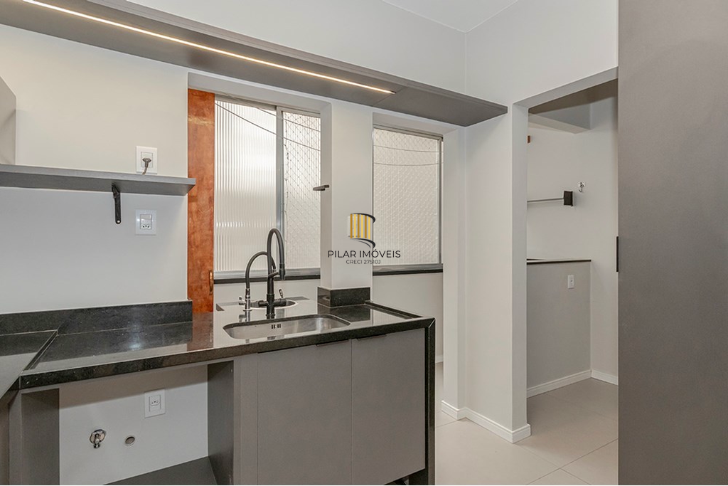 Apartamento 2 dormitórios no bairro Bom Fim
