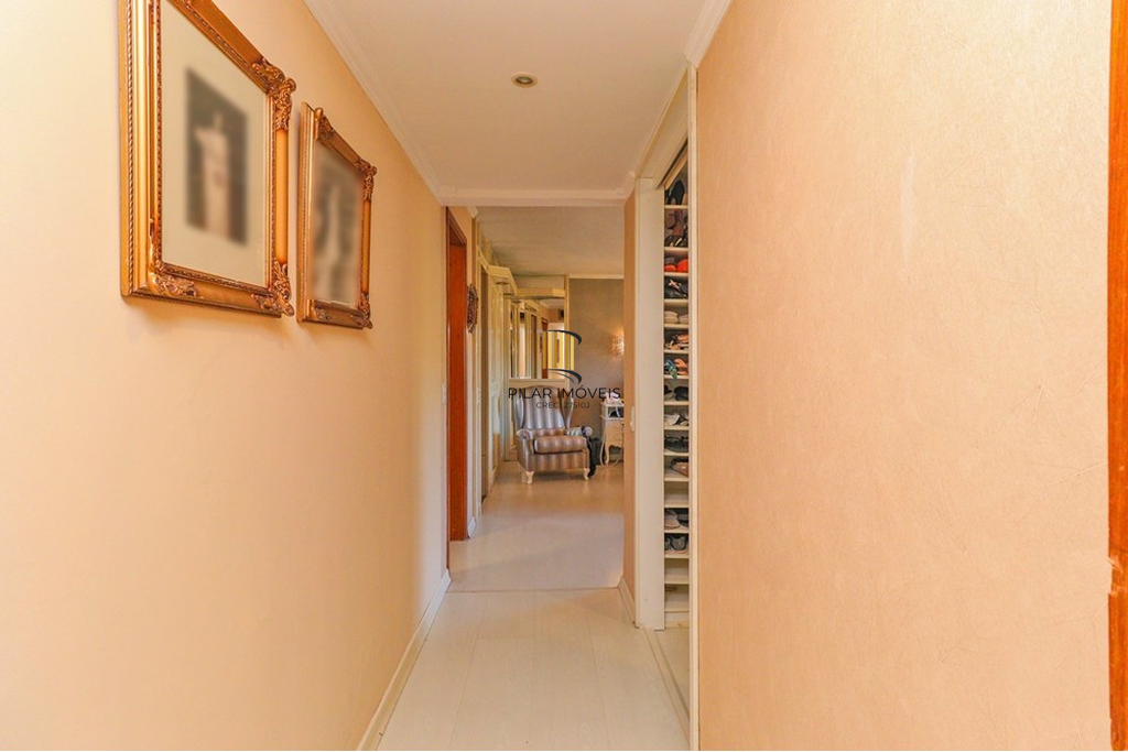 Casa 4 dormitórios no bairro Três Figueiras