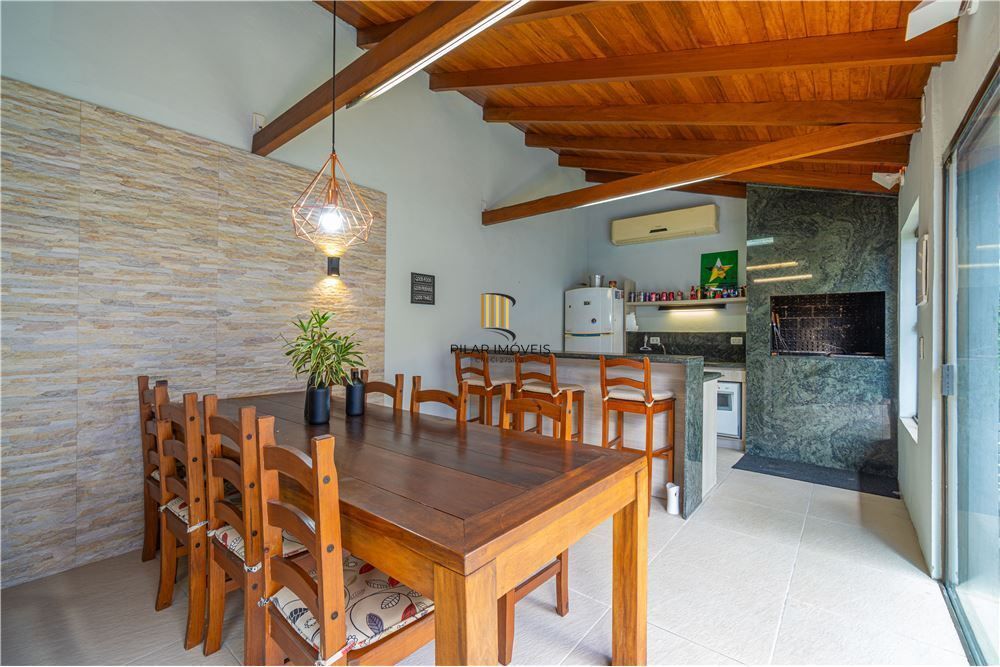 Casa 4 dormitórios no bairro Jardim Lindóia