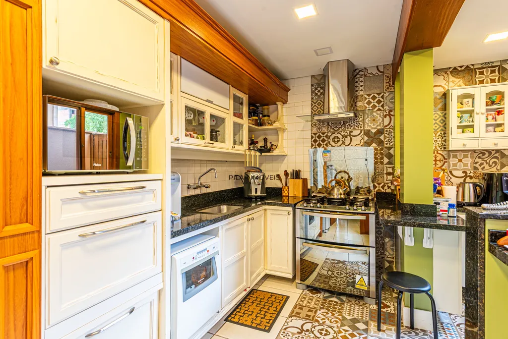 Casa de Condomínio 4 dormitórios no bairro Três Figueiras