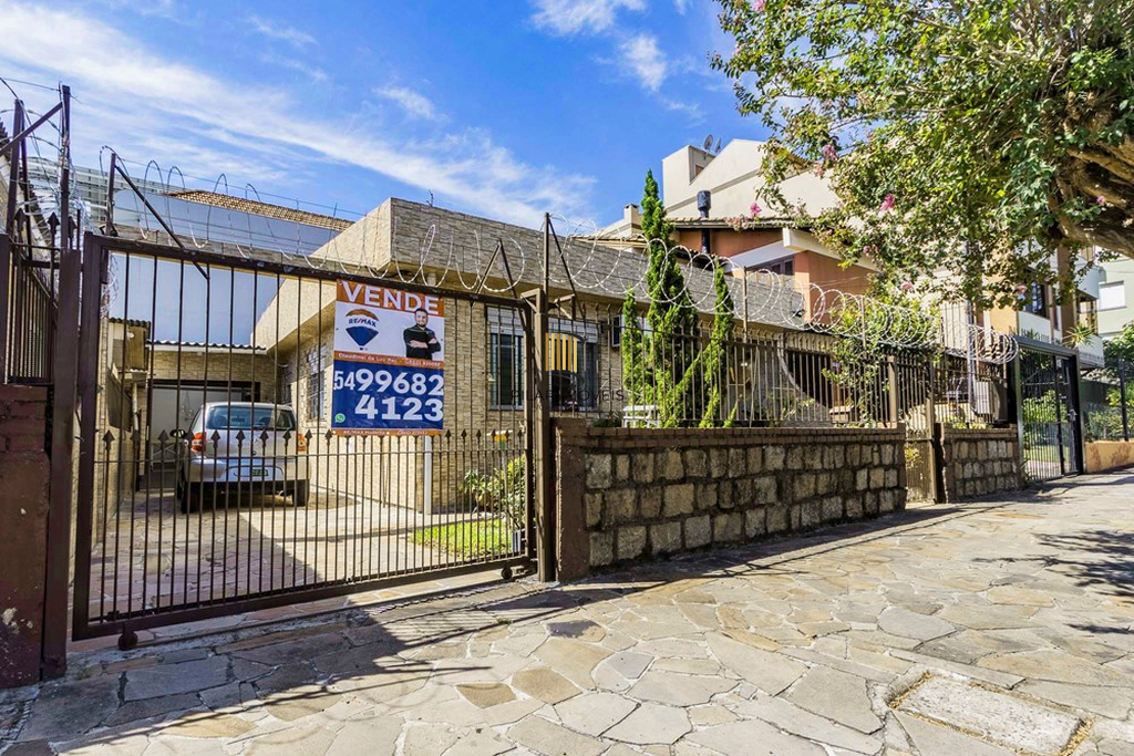 Casa 3 dormitórios no bairro Santa Maria Goretti