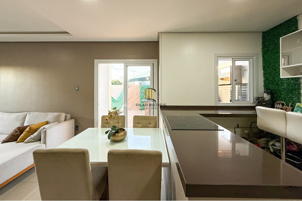 Casa 3 dormitórios no bairro Igara