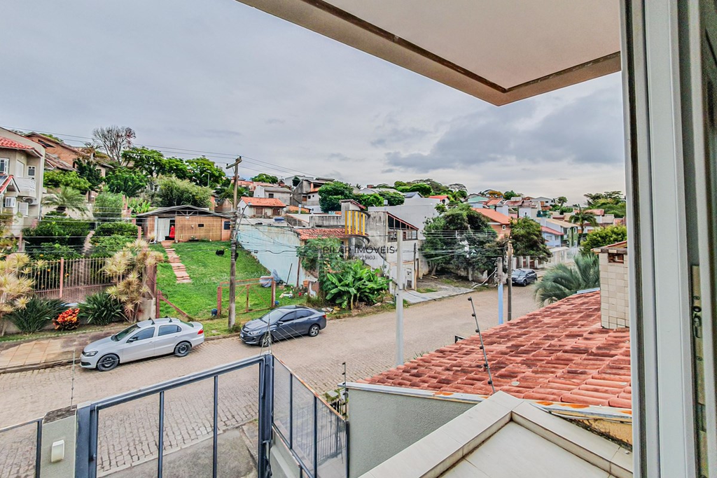 Casa 4 dormitórios no bairro Ipanema