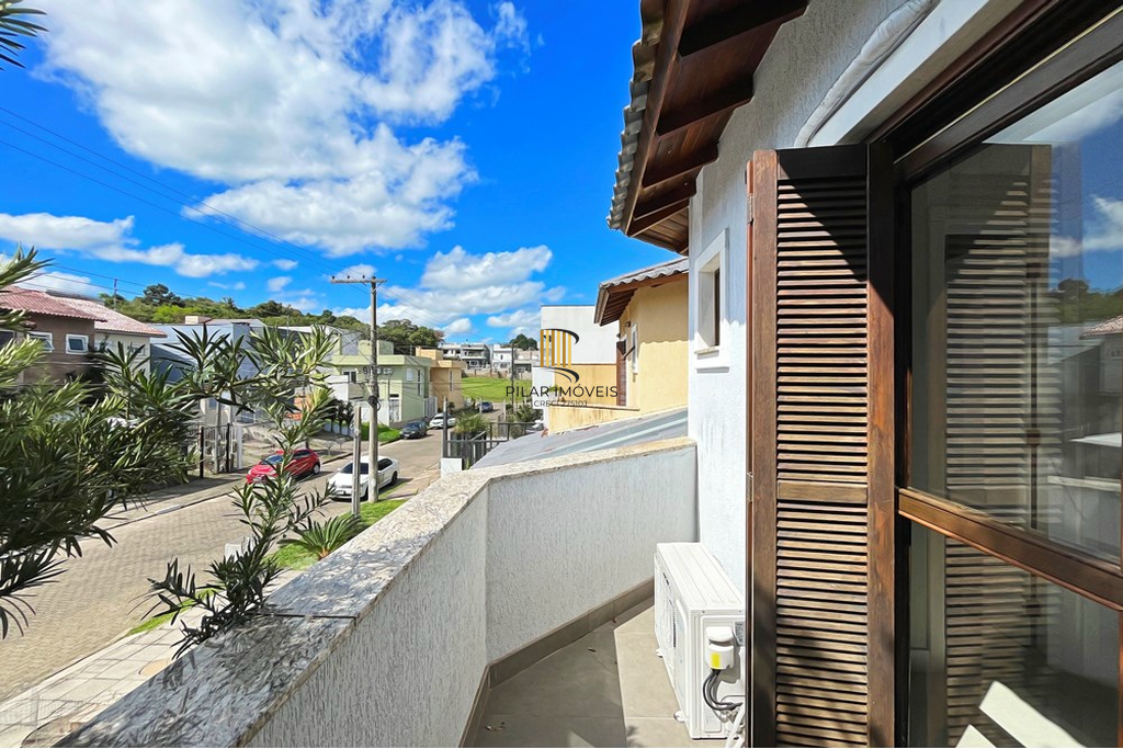 Casa 3 dormitórios no bairro Hípica