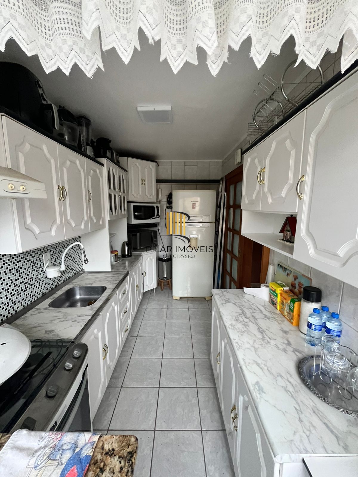 Apto de 02 dorm, mobiliado, transformado em 01 dorm, com vaga no Passo da Areia
