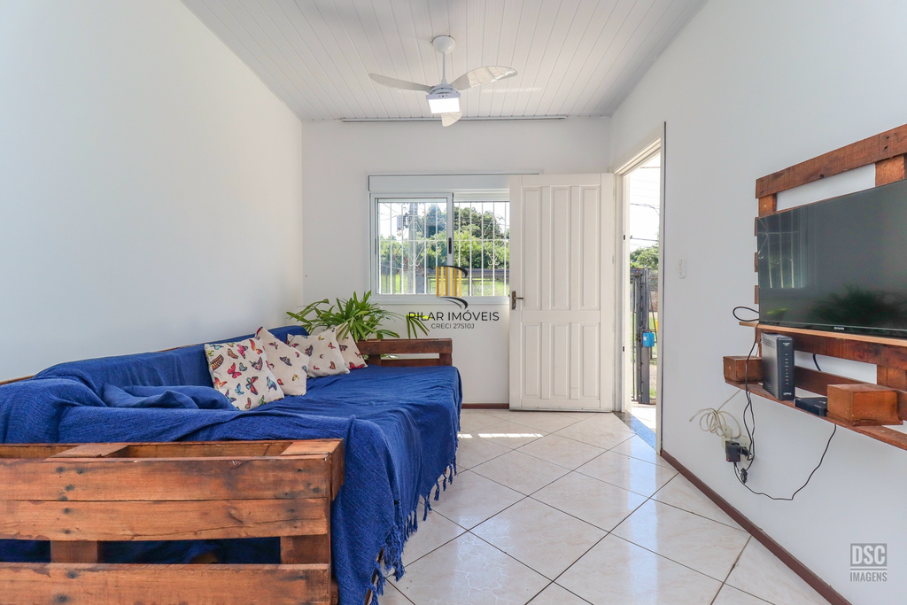 Casa 2 dormitórios no bairro Hípica