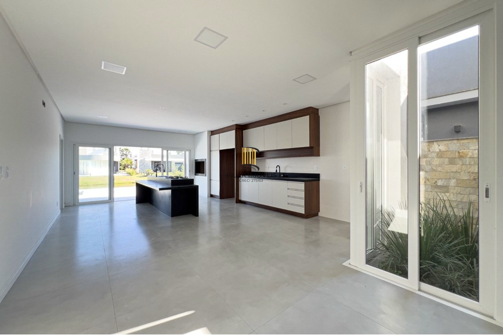 Casa de Condomínio 4 dormitórios no bairro Centro