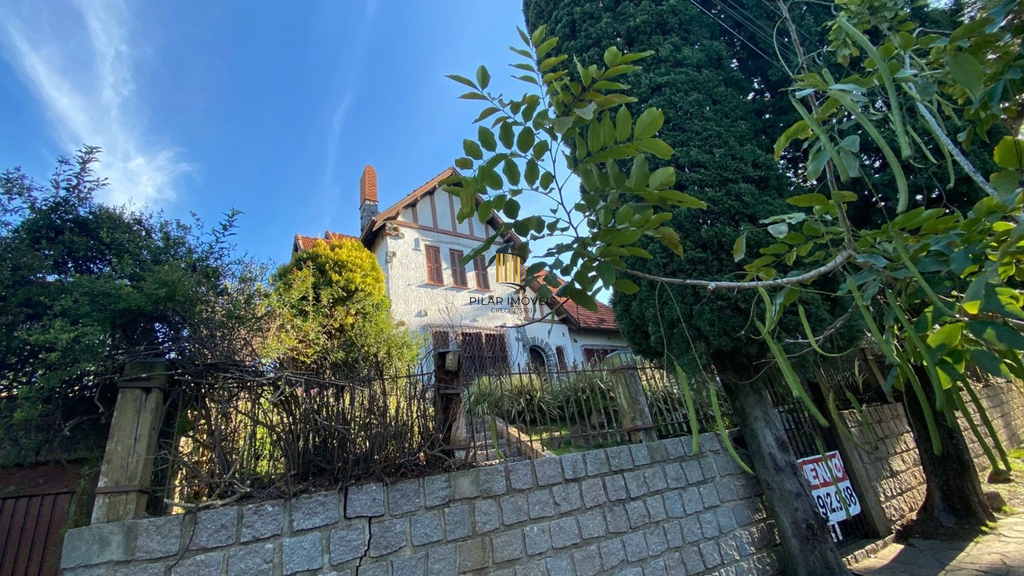 Casa 4 dormitórios no bairro Vila Assunção
