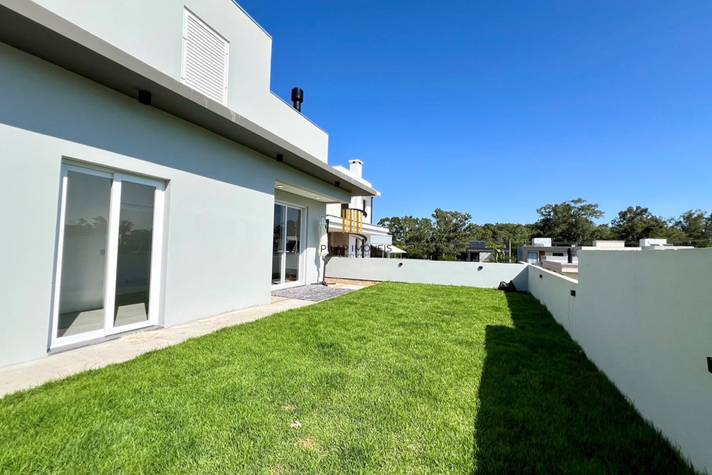 Casa de Condomínio 3 dormitórios no bairro Sanga Funda