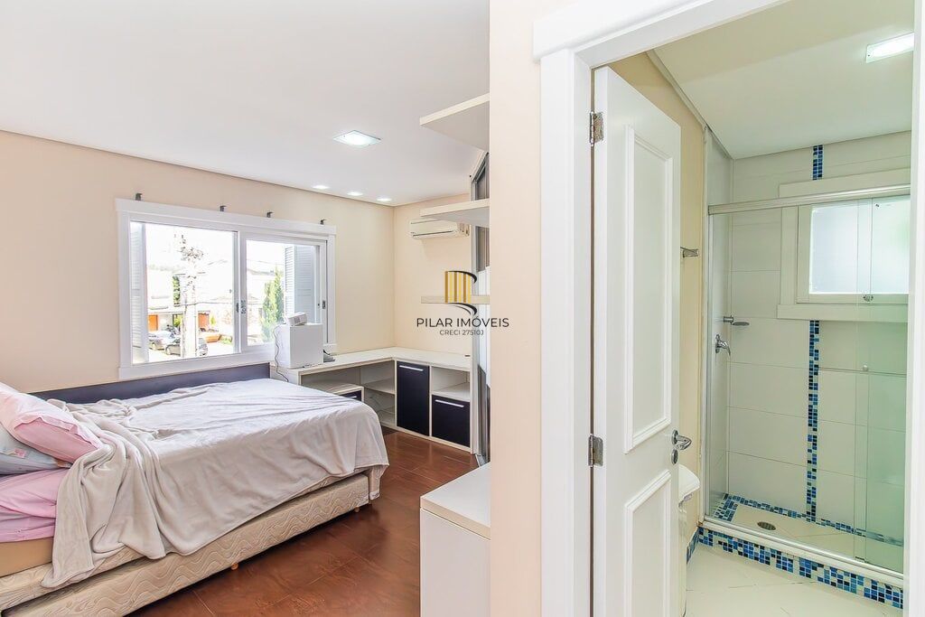 Casa de Condomínio 4 dormitórios no bairro Belém Novo