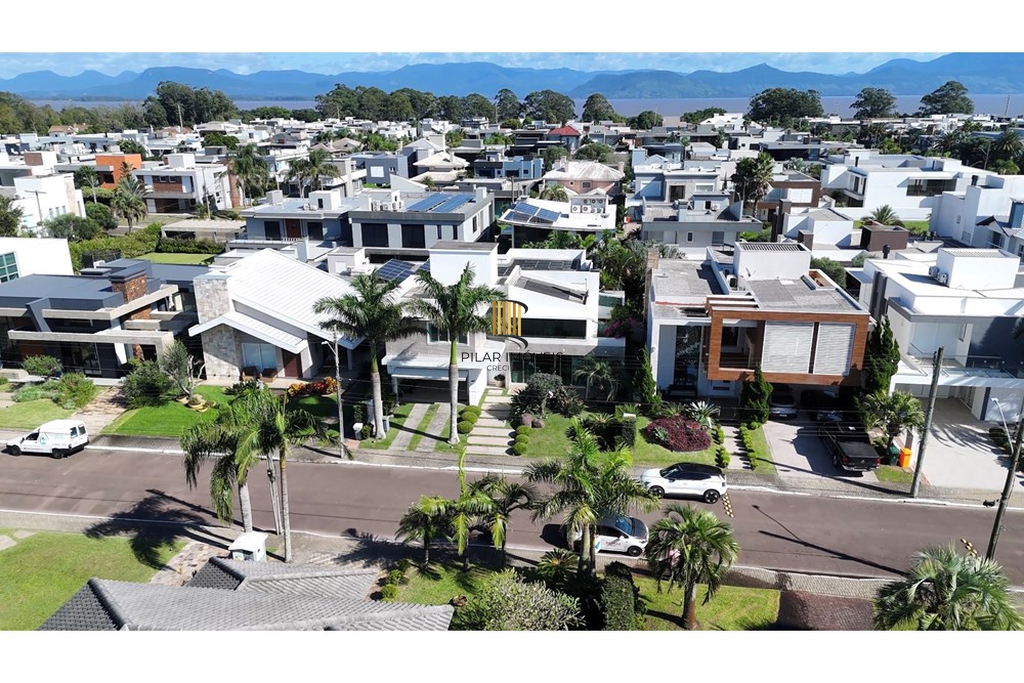 Casa de Condomínio 4 dormitórios no bairro Morada do Sol