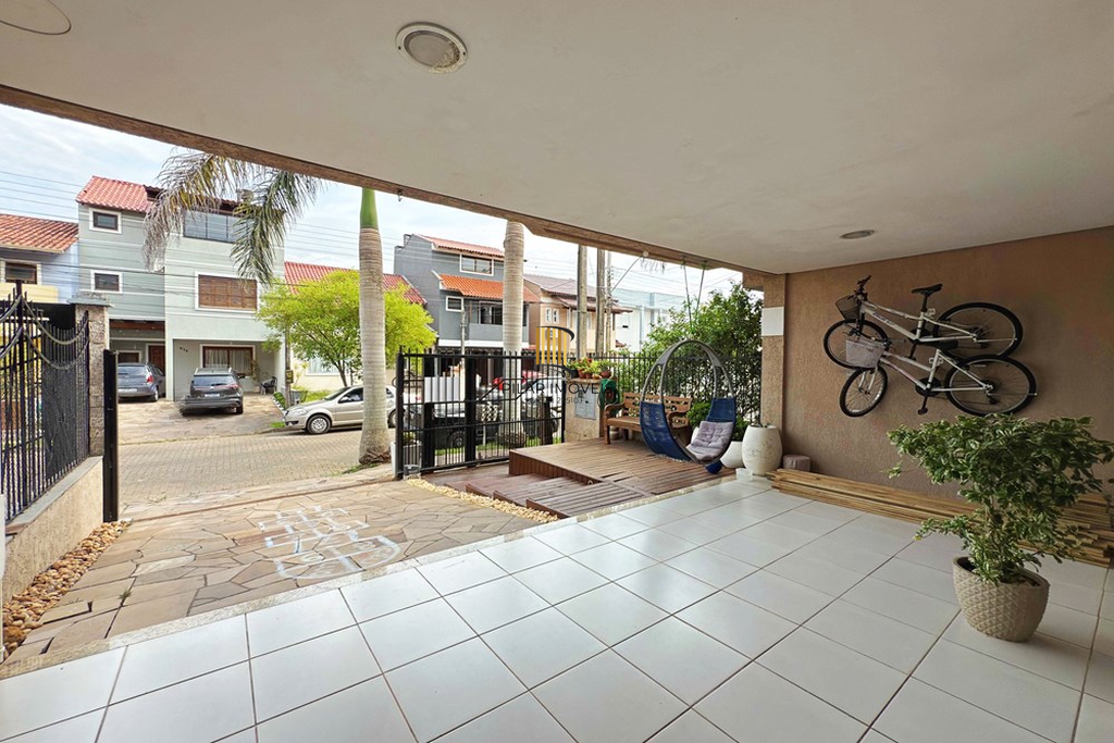 Casa de Condomínio 3 dormitórios no bairro Hípica